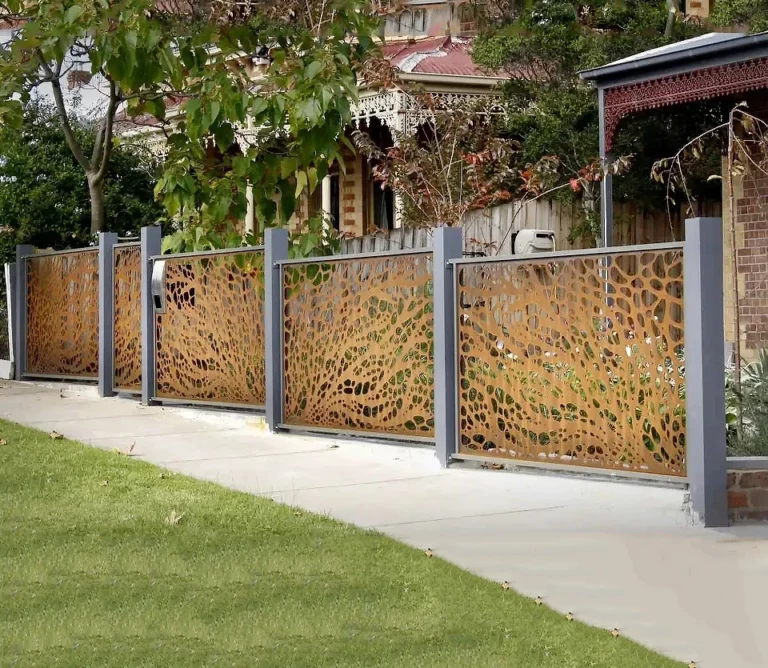 Modern Design Custom Corten Steel Screen Fencing Mesh Privacy Fence for Wall or Garden Metal Screen Panels