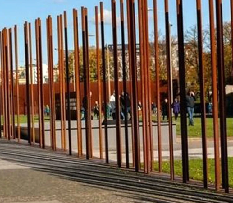 Garden Picket Corten Steel Fencing Eco-Friendly European Style Waterproof Privacy Panels
