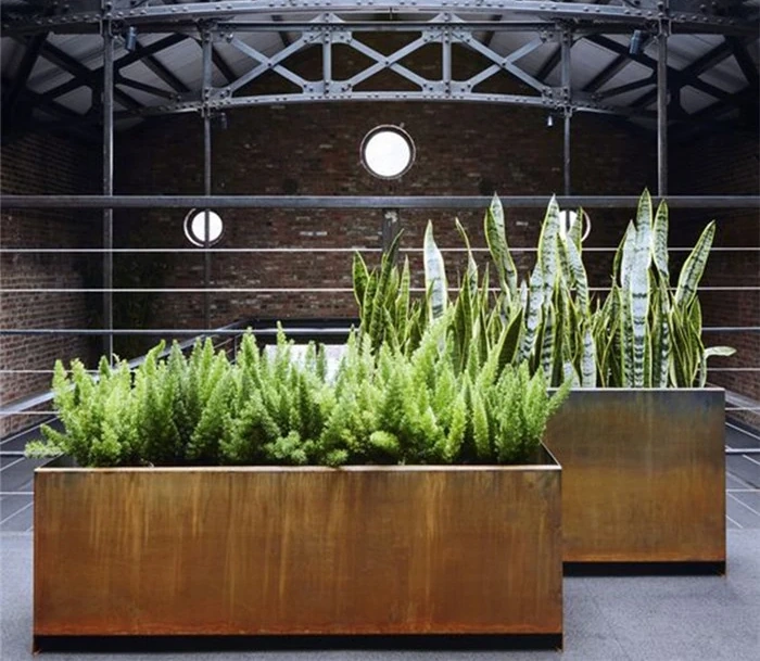 Modern Outdoor Garden Corten Steel Flower Pot/Planter Stylish Indoor/Outdoor Decor