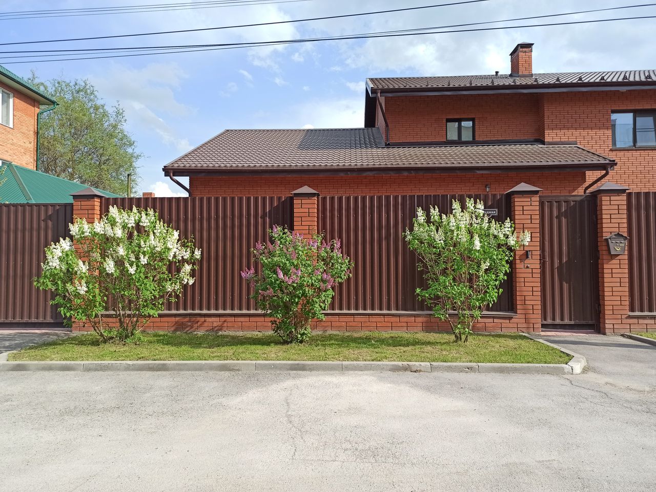 Metal garden fence and landscape edging