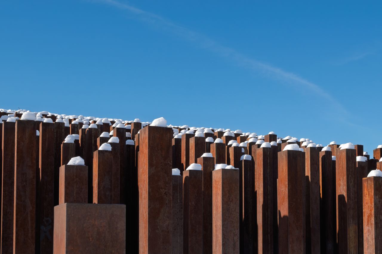 Corten steel planter - Corten Steel Garden Retaining Wall Ideas: Design, Drainage and Thickness Notes