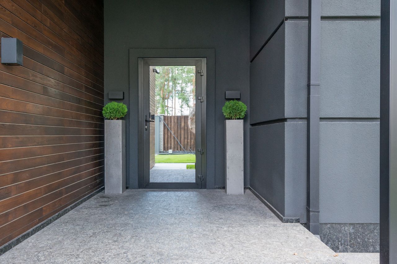 Corten steel planter view 2 - Corten Steel Planters in Tropical Climates: Singapore and Malaysia Specification Guide