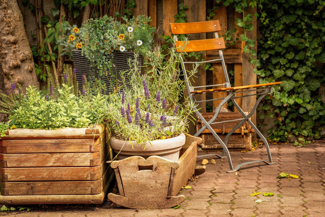 Corten steel planter view 2 - How to Choose a Corten Steel Planter Box Size for Commercial Landscape Projects