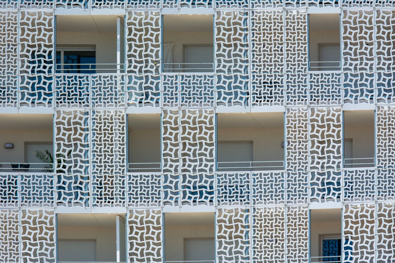 Corten steel screen panel - UAE Corten Steel Facade Panels and Screens for Hotels, Villas, and Public Realm Projects