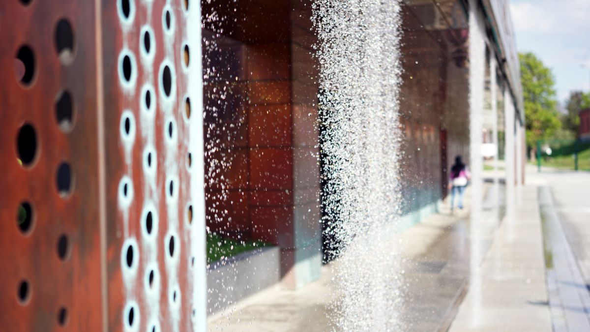 Corten steel water feature - Qatar Corten Steel Water Features and Facade Panels: Hotel Courtyard Procurement Guide