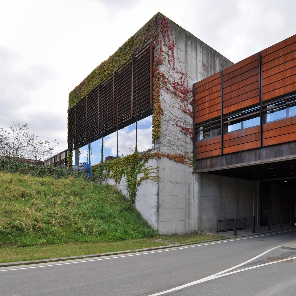 Weathering steel screen and architectural surface reference for Singapore Malaysia privacy screens