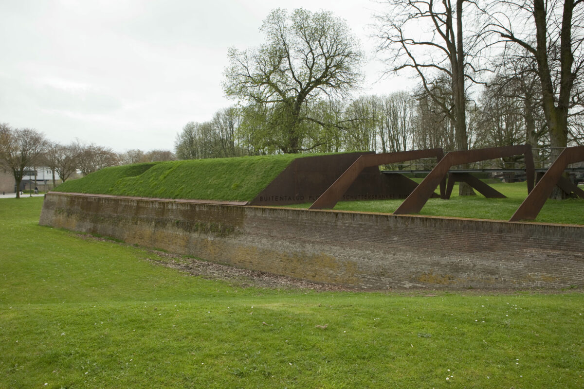 Real corten steel landscape wall and walkway structure for privacy screen design guidance