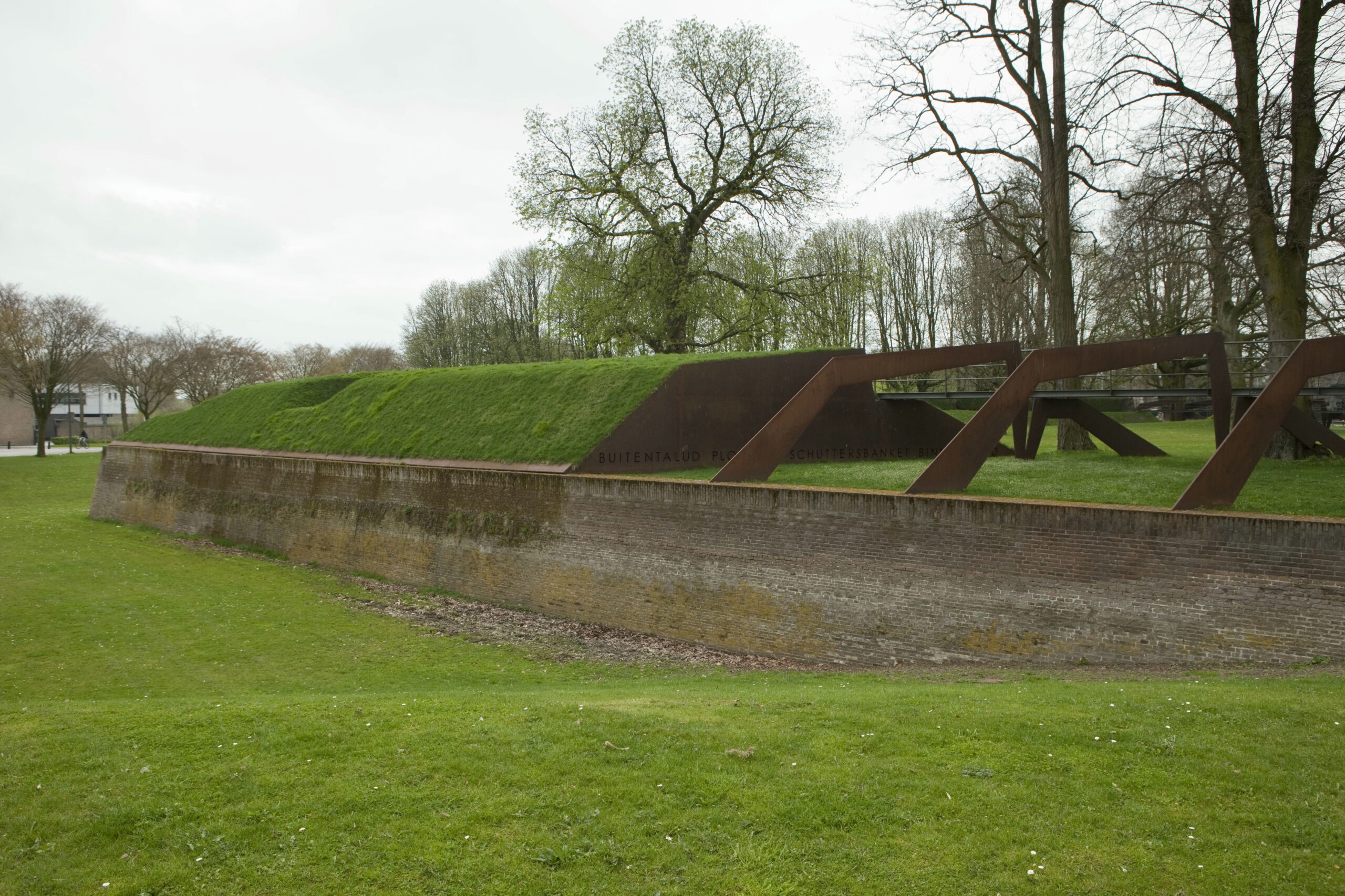 Real corten steel landscape wall and walkway structure for privacy screen design guidance